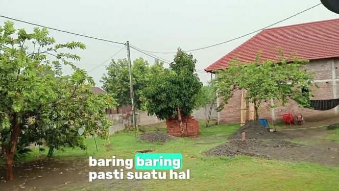 
					Video Hujan Deras Turun di Purwoasri Kediri