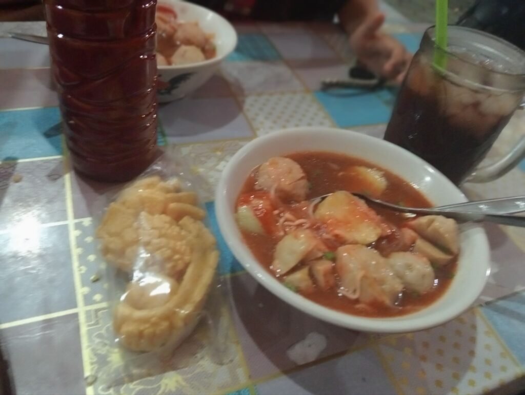 Mencoba Bakso SR Plemahan Kediri, Nikmat dan Nagih