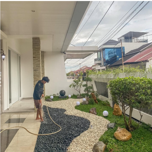 Inspirasi Taman Tropis Minimalis untuk Hunian Modern