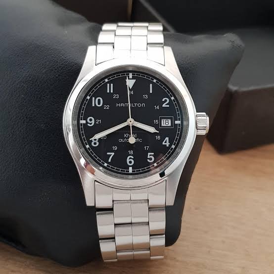 Pakai jam tangan kanan atau kiri